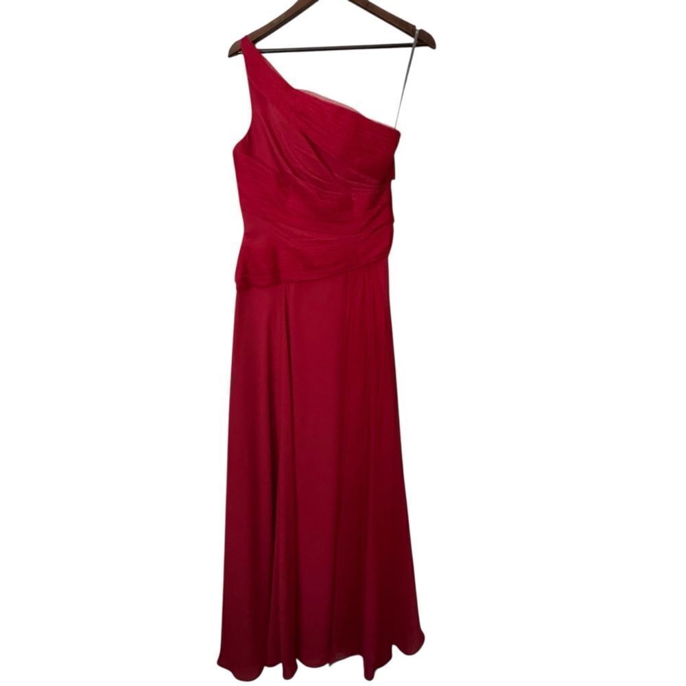 Vera Wang White Label One-Shoulder Long Red Gown